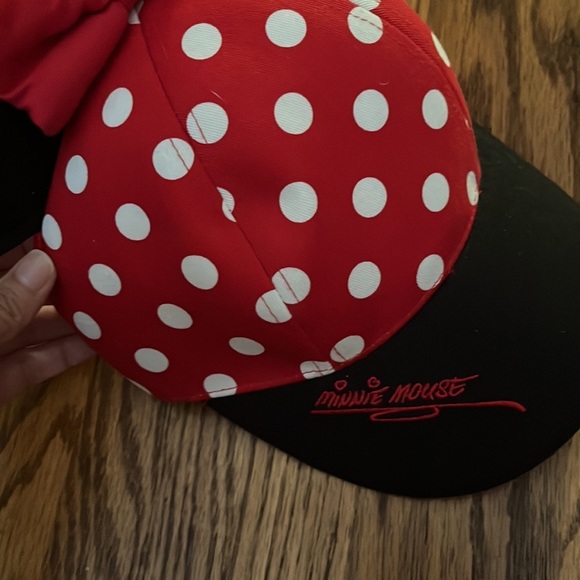 “Walt Disney World: Minnie Mouse Hat” - Picture 2 of 6
